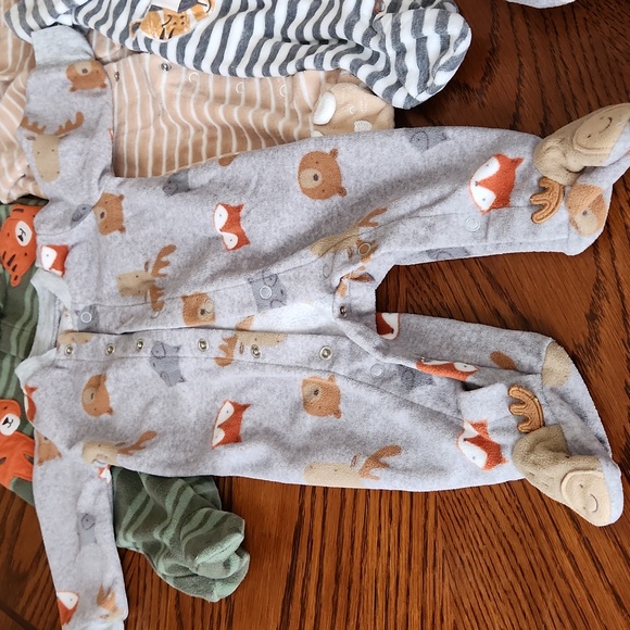 5 piece Mixed Carters/ Juniors baby boy long sleeve fleece footsies. 0-3 Months - Picture 3 of 6